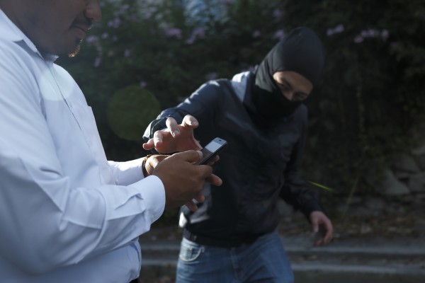 Seudopolicías golpean, asaltan y rocían gas lacrimógeno… sí, en Texmelucan