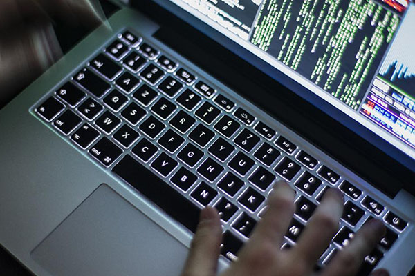 Policía belga detecta mil incitaciones al odio en Internet en un año