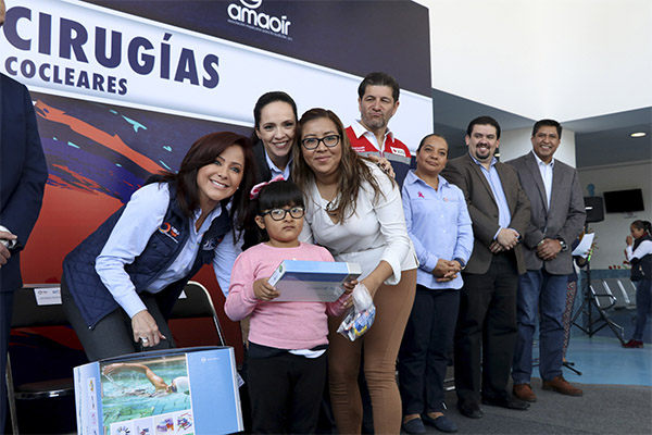 Dinorah López encabeza jornada a favor de la niñez con discapacidad auditiva