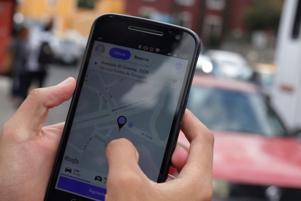 Cabify, muy “discretamente”, sigue operando en Puebla