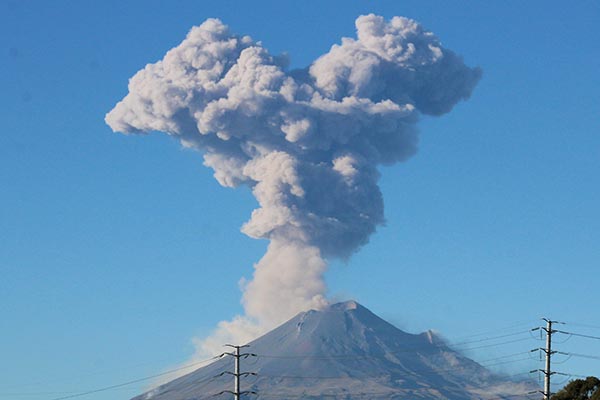 Prevén caída de ceniza por actividad del Popocatépetl