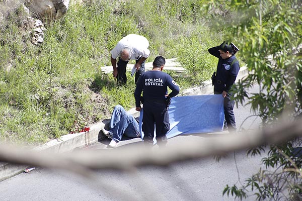Esperaba el camión y fue asesinado a balazos