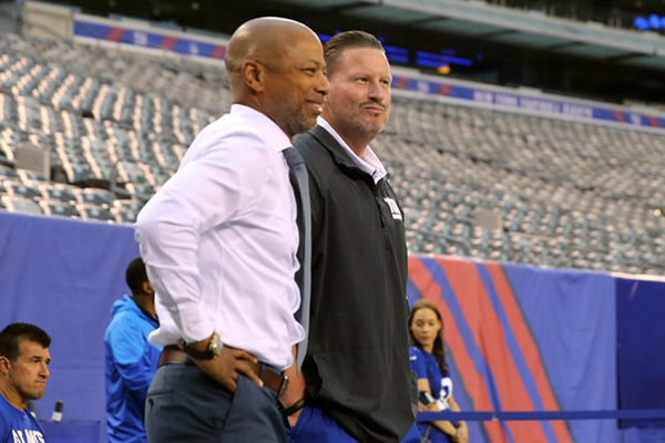 Gigantes de Nueva York despide a su entrenador y a su gerente general