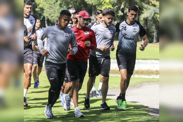 Lobos BUAP hace trabajo físico enfocado a la resistencia