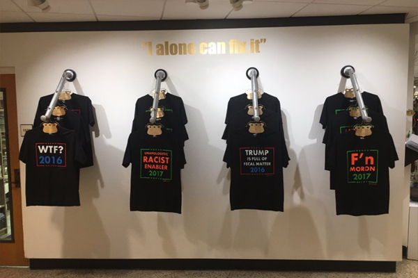 Camisas anti-Trump forman parte de exposición de arte en Florida