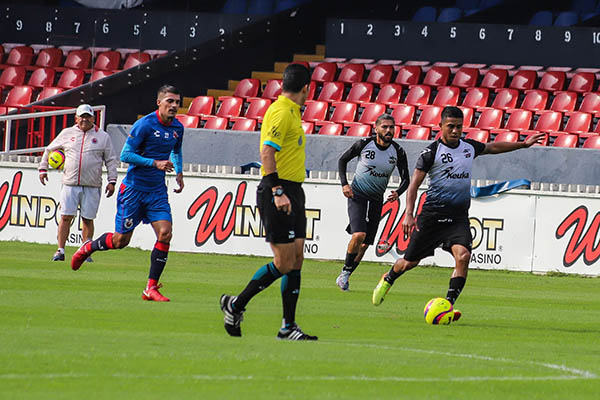 Lobos BUAP visitó a los Tiburones Rojos de Veracruz