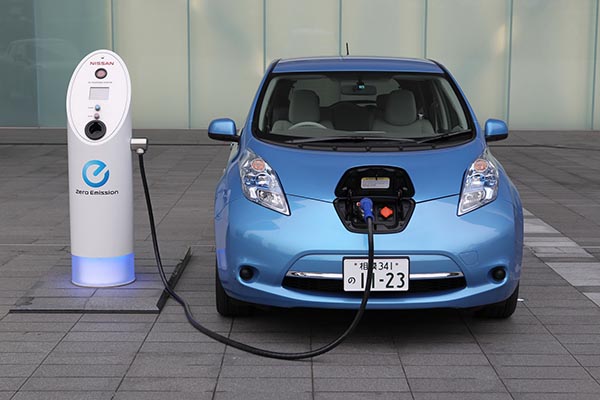 Instalan más de 110,000 postes para recarga de autos eléctricos en Beijing