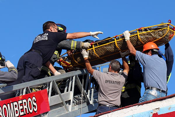 Empleado de gasera muere electrocutado mientras llenaba una “cochina”
