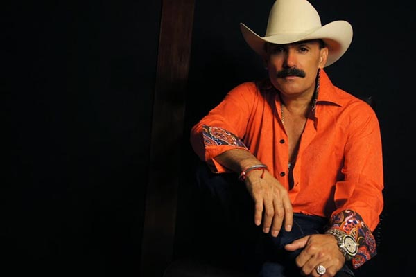 El Chapo de Sinaloa incluye mariachi en su nuevo disco