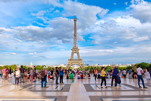 Torre Eiffel recibió 6.2 millones de visitantes en 2017