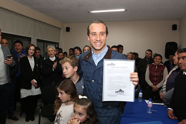 Precandidatos a diputaciones federales se registran ante Comisión Auxiliar Electoral del PAN
