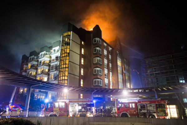 Hotel de lujo se incendia en el centro de Berlín