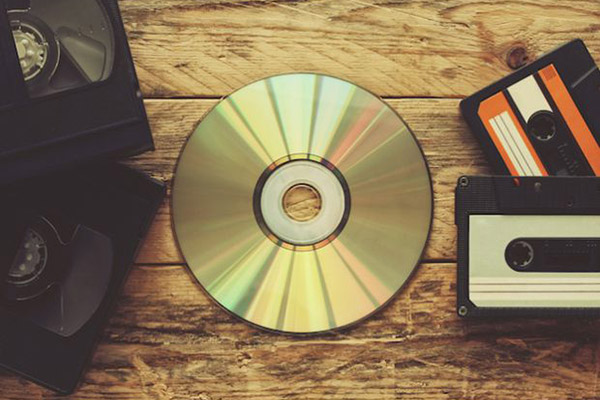 Adiós a los CD: Best Buy dejará de venderlos