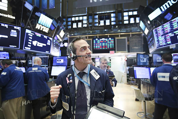 Bolsa de Nueva York, tras histórica caída, sube este lunes