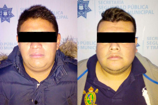 Los sorprendieron robando la llanta de un automóvil