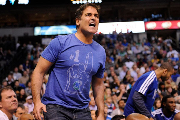 NBA multa a dueño de Mavericks por sugerir que el equipo pierda