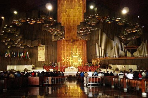 Vivir la Cuaresma con espíritu de cambio, piden a fieles en la Basílica