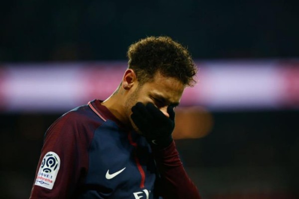 Neymar será operado en Brasil y no jugará ante el Real Madrid