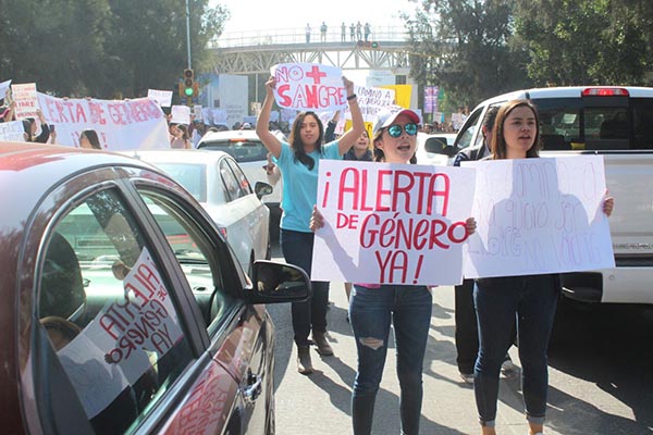 Estudiantes de la Ibero se manifiestan tras intento de violación a una alumna