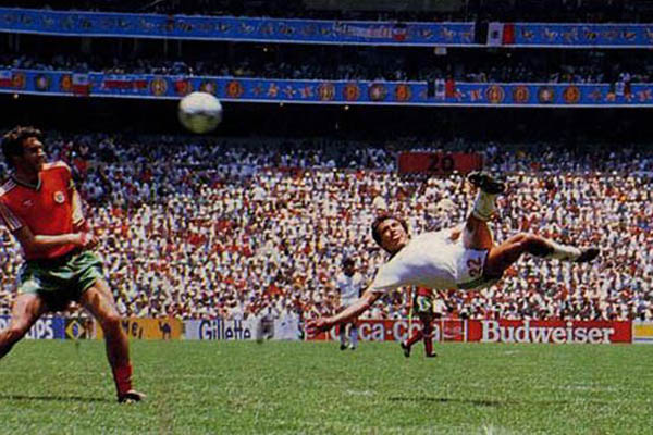 Manuel Negrete vence a Pele en Mejor Gol de los Mundiales