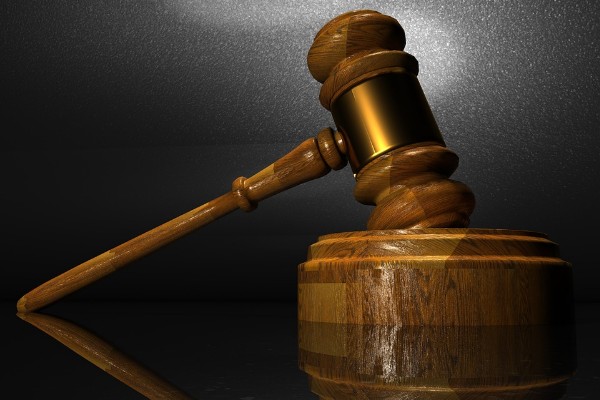 Sentencian a padre e hija por contrabando de inmigrantes en Texas
