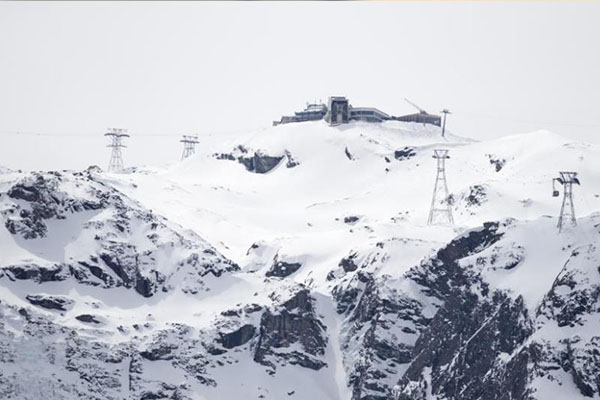 Hallan muertos a cuatro alpinistas en Alpes suizos