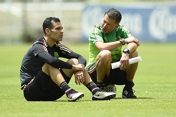 Osorio visita a Rafael Márquez en Guadalajara