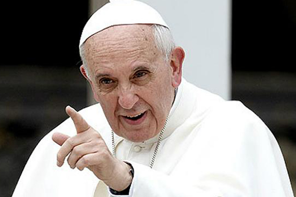 "La Iglesia es mujer, no un grupo de solterones aislados": Papa