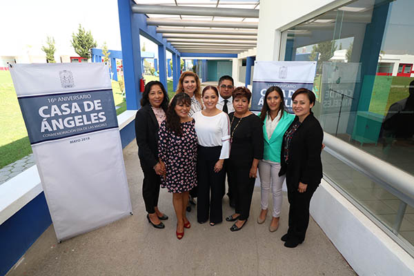 Reconoce SEDIF labor de personal de casas de asistencia
