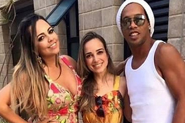 Ronaldinho bígamo: se casará con dos mujeres a la vez