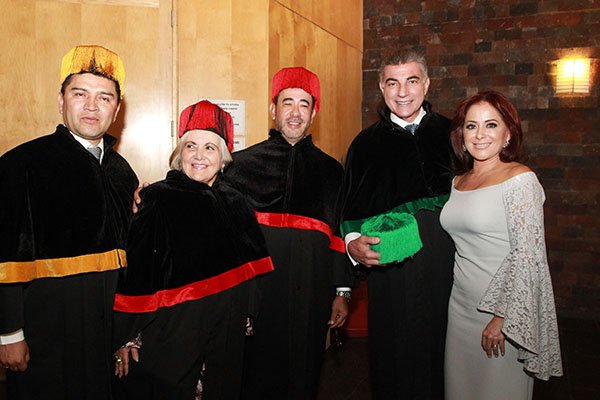 Recibe Tony Gali título doctor Honoris Causa
