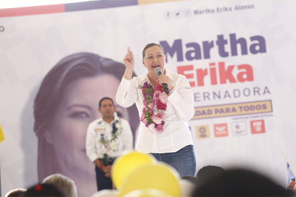 Martha Erika se compromete a ampliar servicios básicos en Cuapiaxtla de Madero