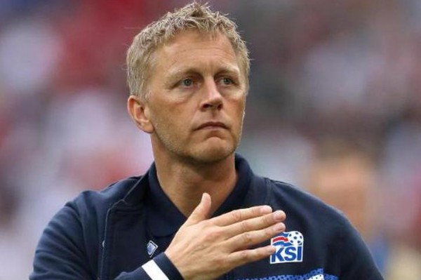 Técnico y dentista Heimir Hallgrimsson comanda a Islandia en Rusia 2018