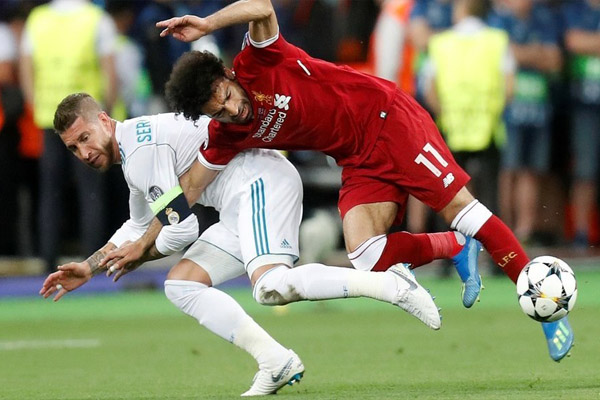 Ramos se defiende de los que lo acusan de lesionar a Salah