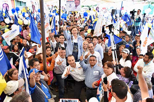 Martha Erika se compromete a impulsar proyectos en beneficio de comerciantes de la Central de Abasto