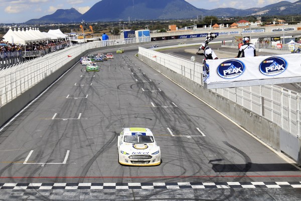 NASCAR le gana al futbol, aseguran