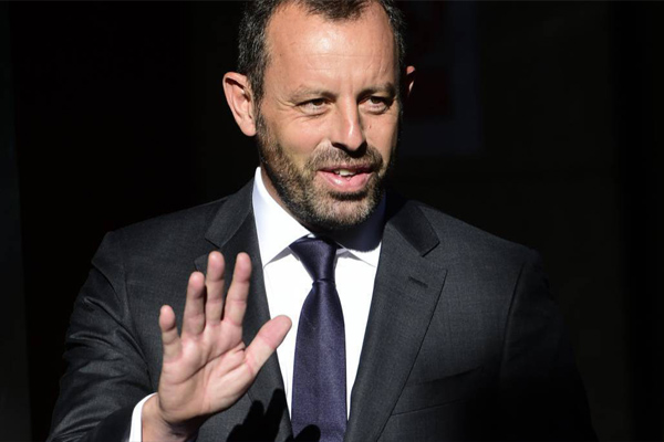 Procesan a expresidente del F.C. Barcelona por lavado de dinero