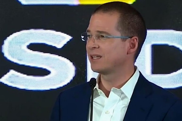 Ricardo Anaya desea el mayor de los éxitos a López Obrador