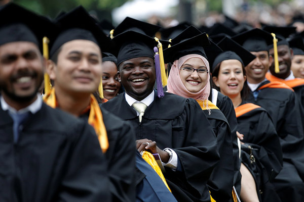 Derogan política de aliento a diversidad racial en universidades de EU