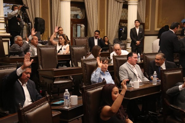 Regresan chapulines perdedores al Congreso con Mario Rincón a la cabeza