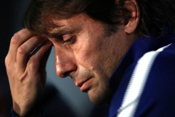 Chelsea FC destituye a Antonio Conte como su entrenador