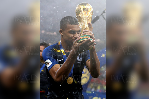 Pelé saluda a Mbappé: "Bienvenido al club"
