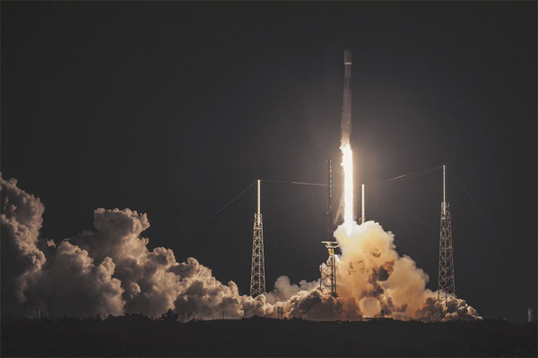 SpaceX lanza otros 10 satélites Iridium