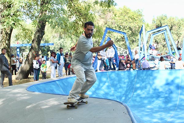 Skateboard, deporte extremo que busca espacios en Puebla