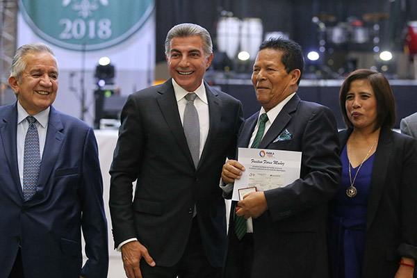 Conmemora Tony Gali el Día del Servidor Público