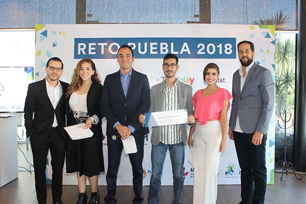 Gobierno de Tony Gali premia a los ganadores de Reto Puebla