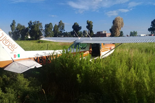 Reportan aterrizaje forzoso de avioneta en la UDLAP