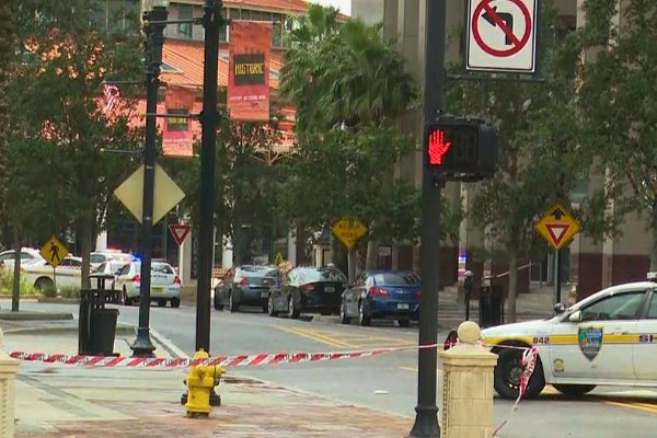 El saldo oficial del tiroteo en Florida es de 3 muertos, incluido el agresor