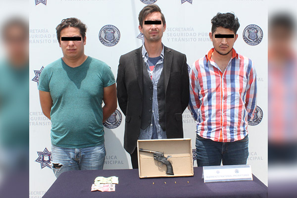 A la sombra tres sujetos por posesión ilegal de arma de fuego