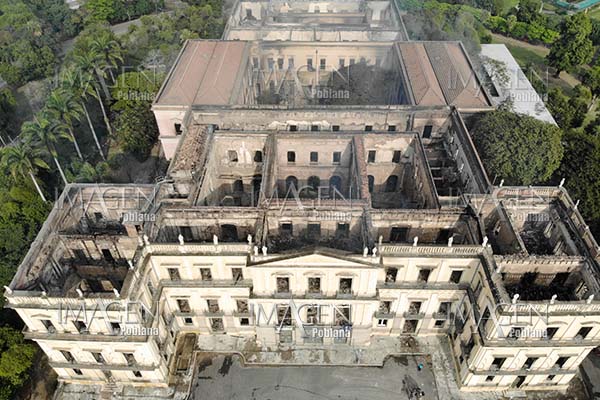 UNESCO ofrece ayuda a museo incendiado en Río de Janeiro